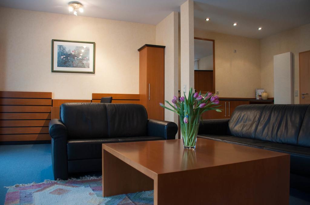 Hotel Stadt Puettlingen Extérieur photo