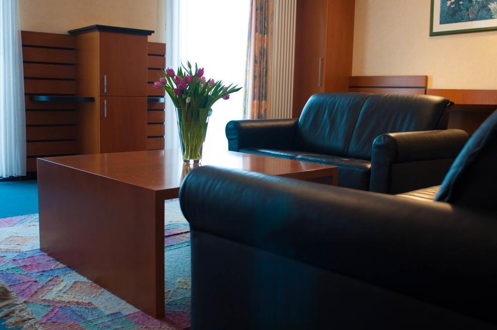 Hotel Stadt Puettlingen Extérieur photo