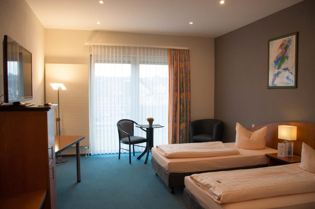 Hotel Stadt Puettlingen Extérieur photo