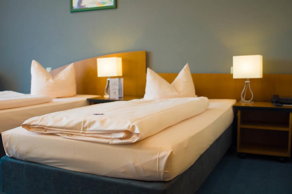 Hotel Stadt Puettlingen Extérieur photo