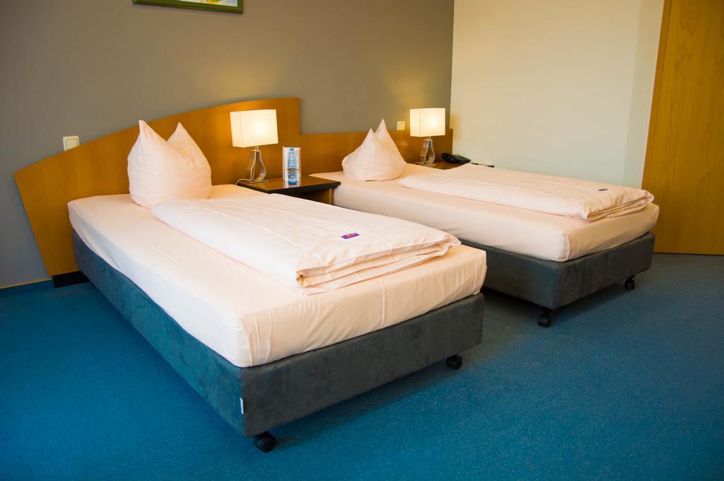 Hotel Stadt Puettlingen Extérieur photo