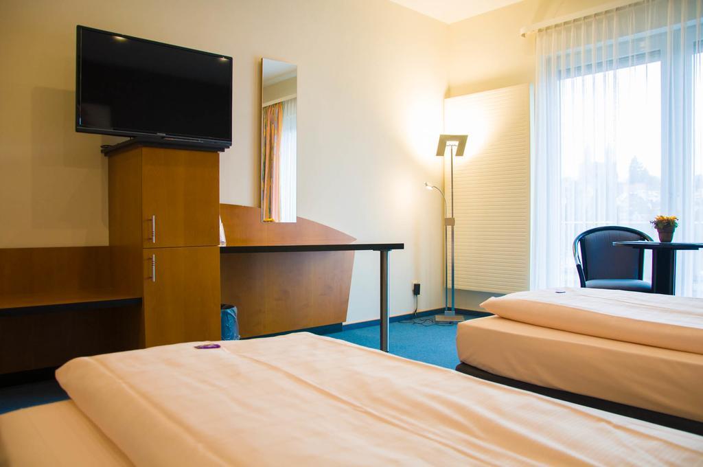 Hotel Stadt Puettlingen Extérieur photo
