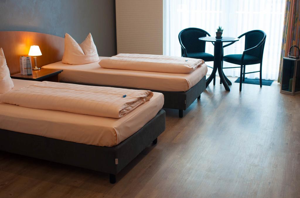 Hotel Stadt Puettlingen Extérieur photo
